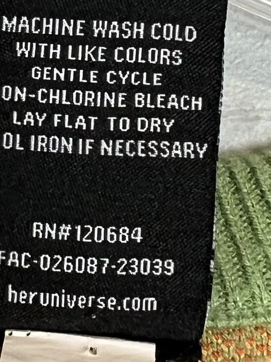 Disney Winnie the Pooh Green Floral Cardigan Womens Size Small Box Lunch - Picture 8 of 13